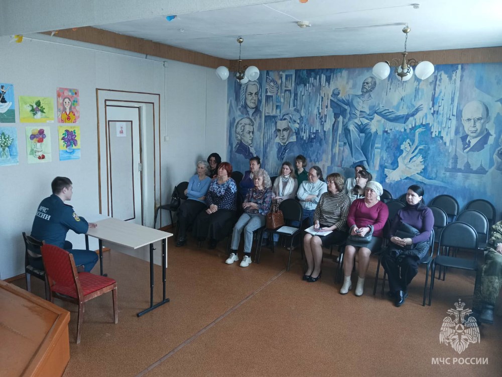 В г. Пучеж с работниками детской школы искусств проведена профилактическая беседа!.
