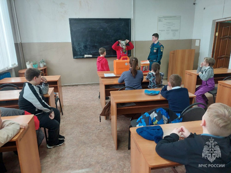 В ПСЧ-46 г. Пучеж прошли занятия для детей!. В ПСЧ-46 г. Пучеж прошли занятия для детей!.